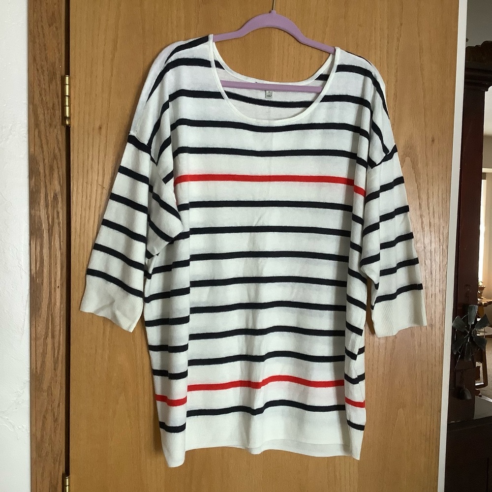 LIGHTWEIGHT SPRING/SUMMER SWEATER